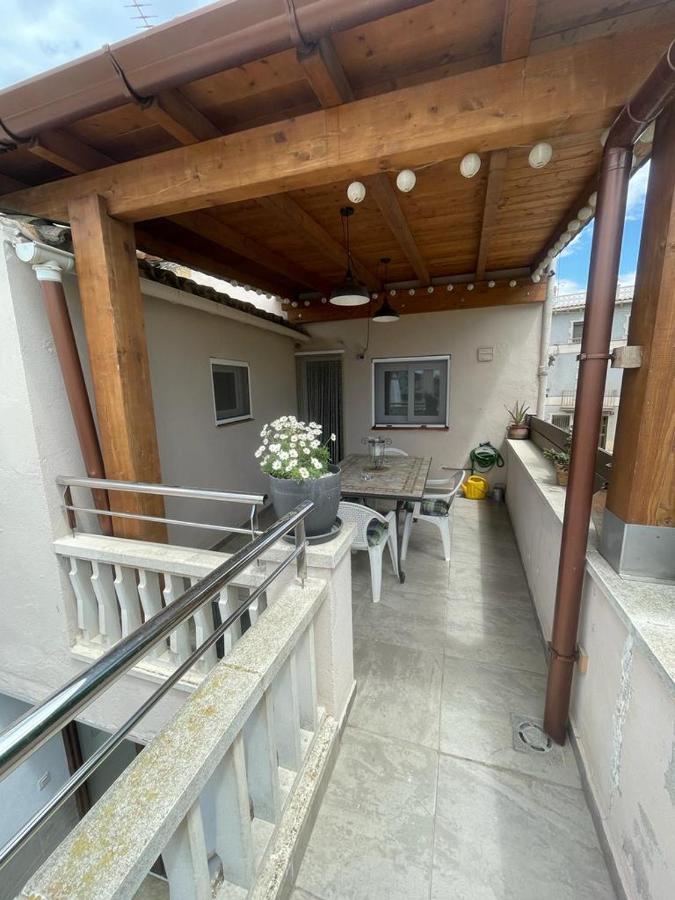 Cal Robert Apartment Penellas Exterior photo