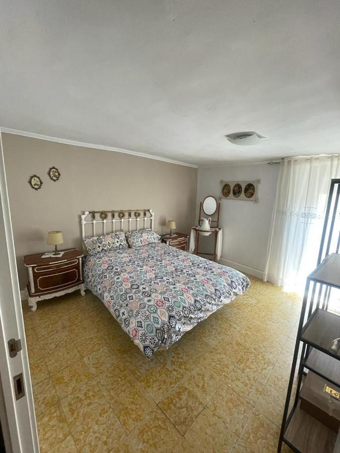 Cal Robert Apartment Penellas Exterior photo